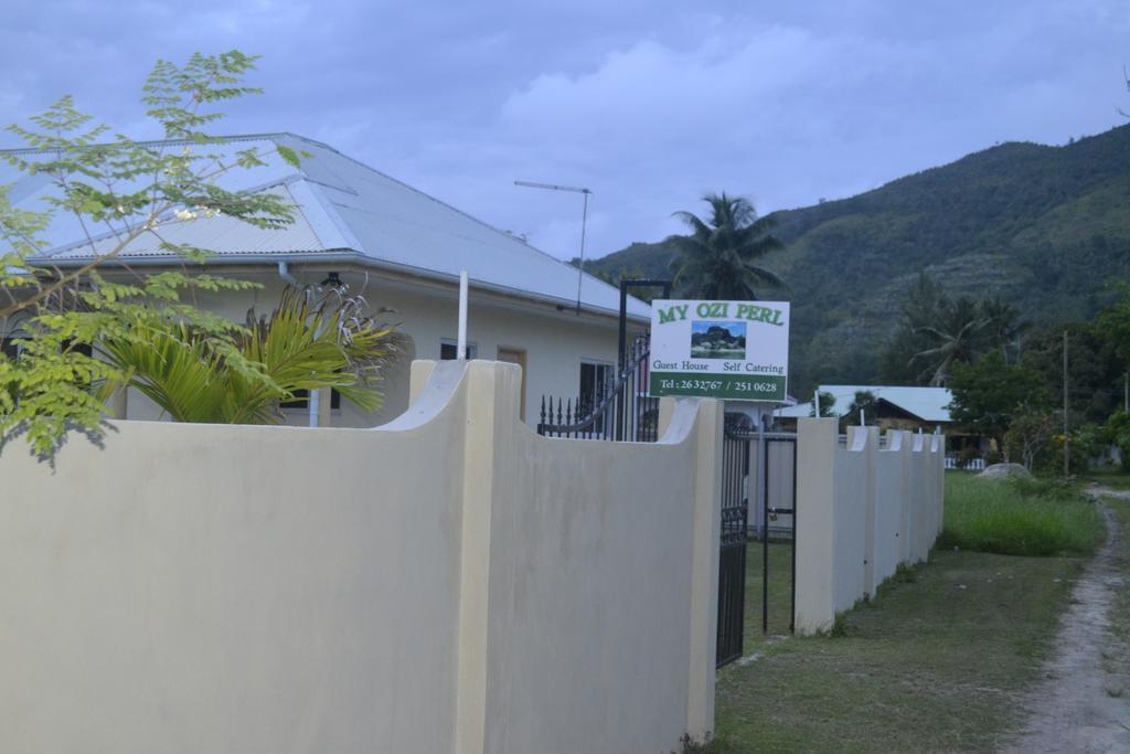 My Ozi Perl Creole Vila Grand Anse  Room photo